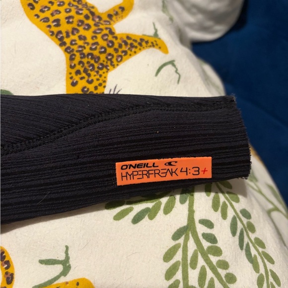 O’Neill Hyperfreak 4/3mm size 4 - Picture 8 of 13